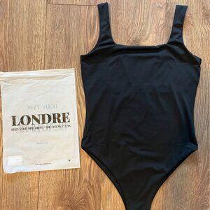 Londre The Supportive Square Neck One Piece - Matte Black - Size Medium